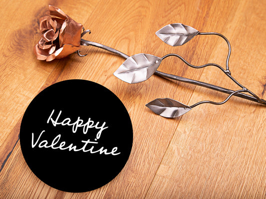 Valentinstag Geschenkidee: Geschmiedete Rose mit Kupferblättern